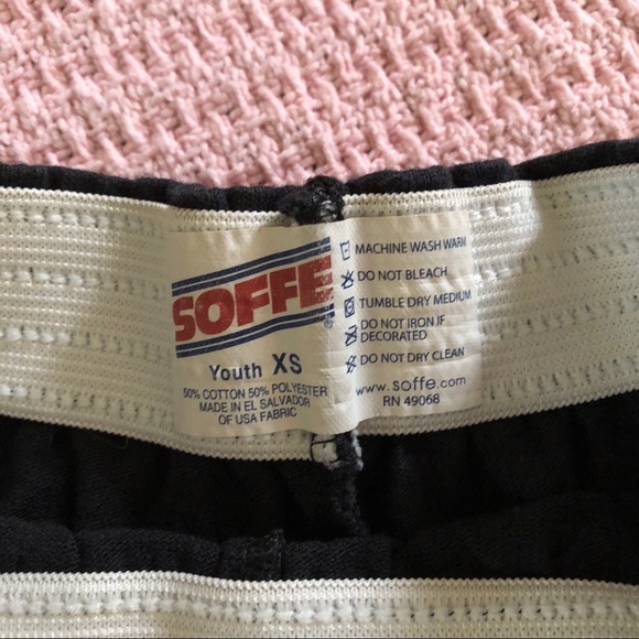 Girls shorts size XS - Picture 7 of 7